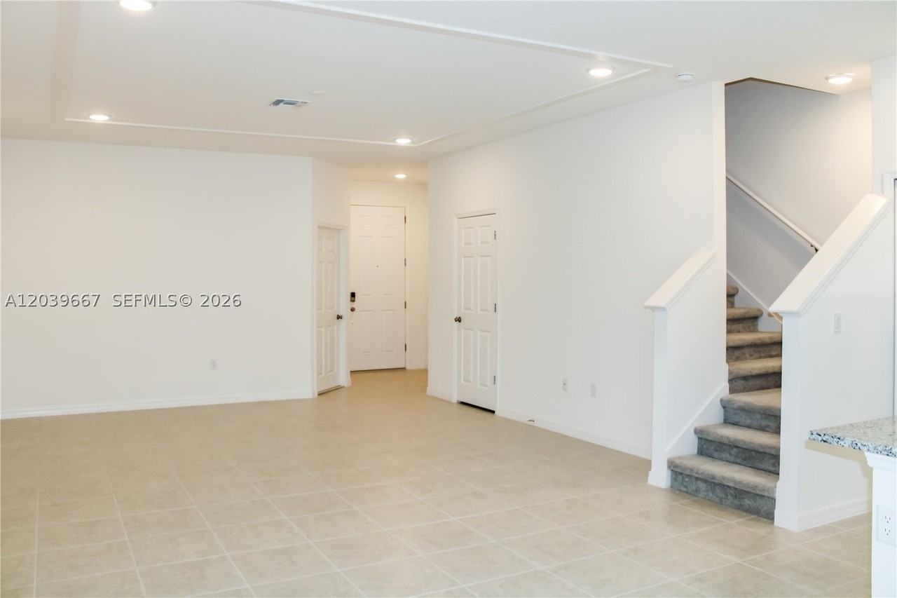 34218 Cinder Way #34218 - Photo 7 of 40
