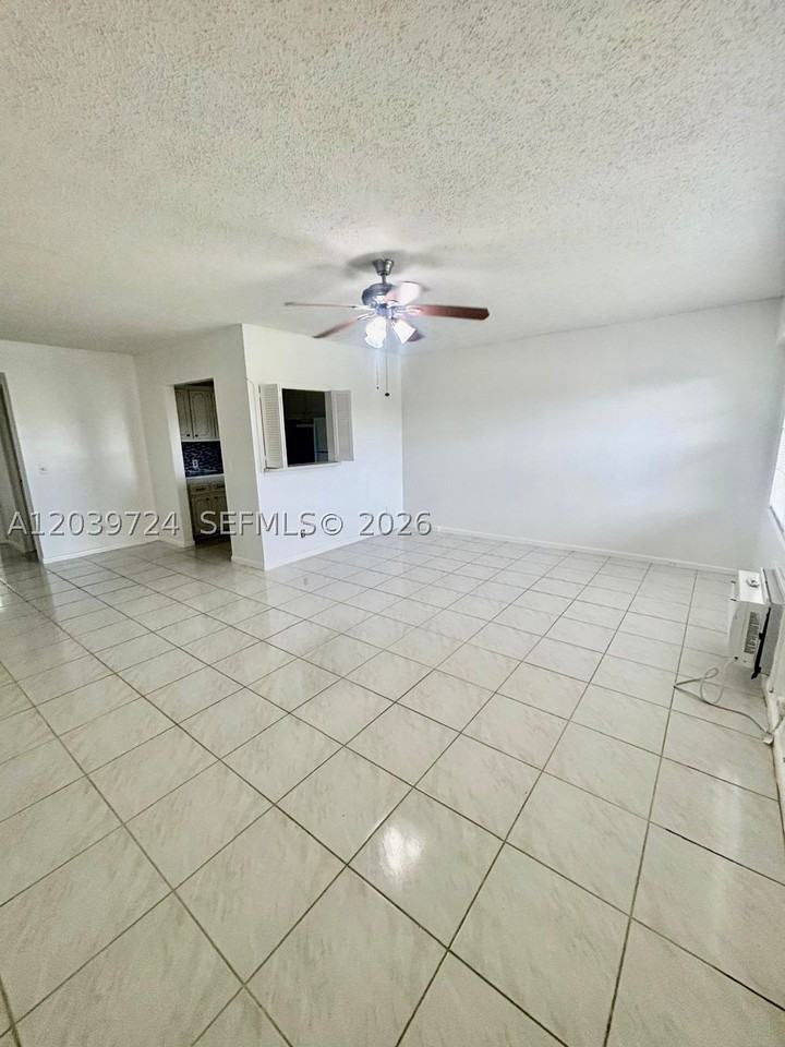 202 Mansfield E #E - Photo 2 of 12