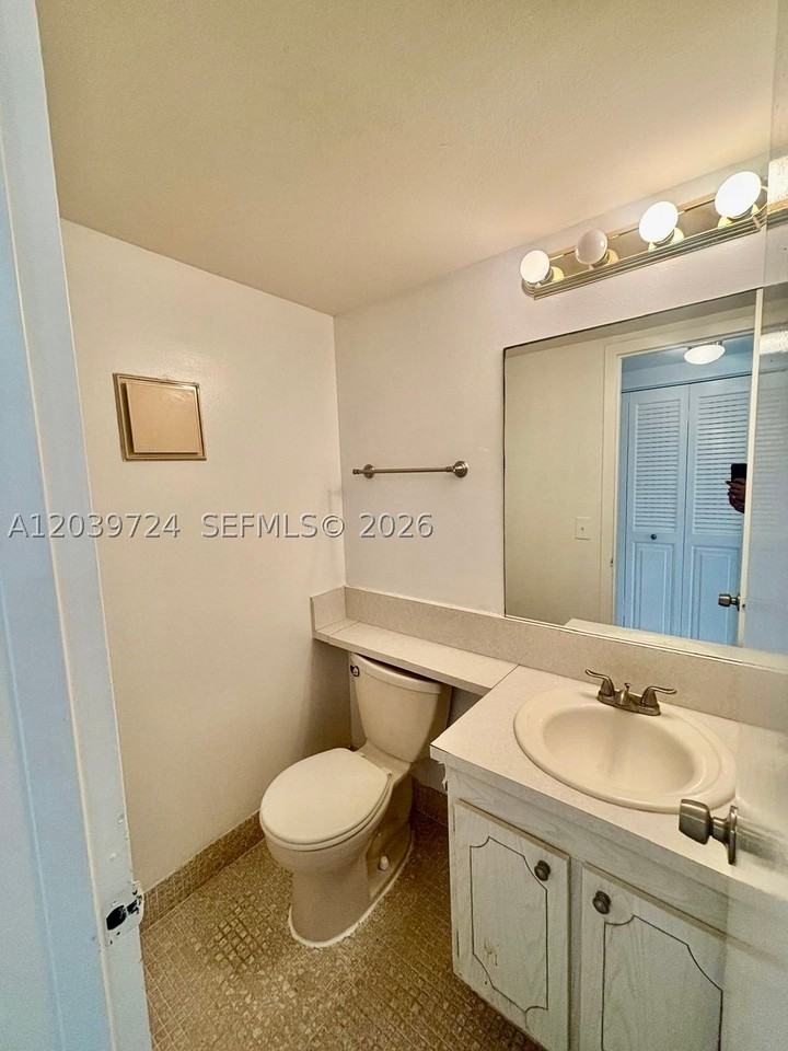 202 Mansfield E #E - Photo 7 of 12