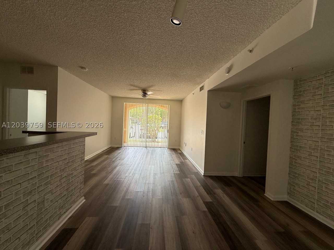 8050 N Nob Hill Rd #105 - Photo 4 of 11