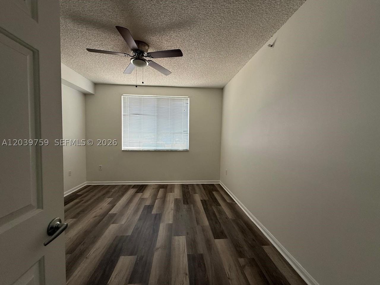 8050 N Nob Hill Rd #105 - Photo 5 of 11