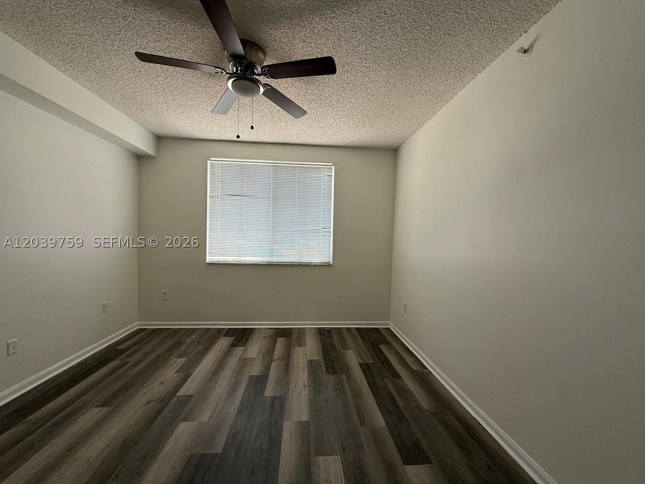 8050 N Nob Hill Rd #105 - Photo 6 of 11
