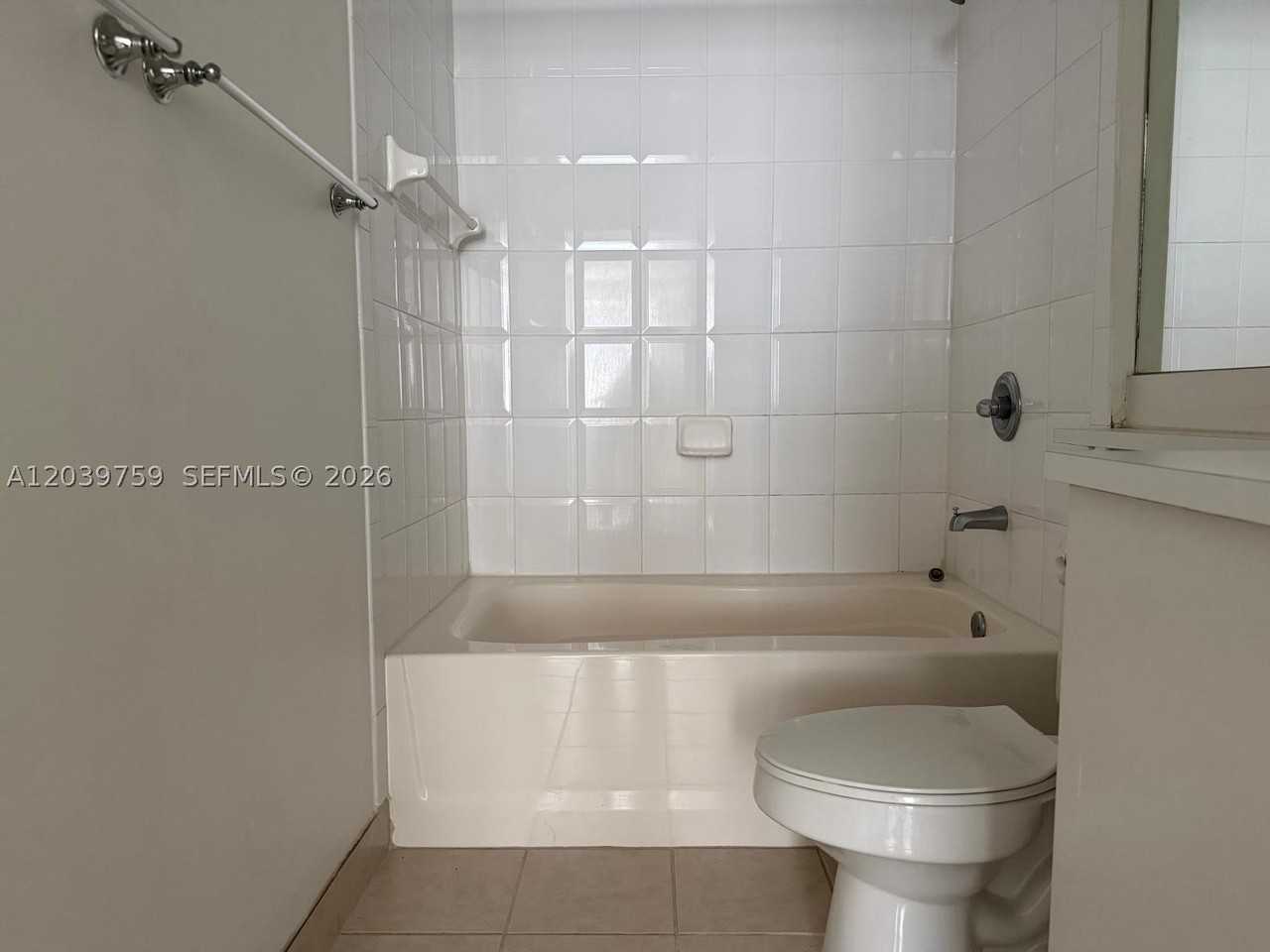 8050 N Nob Hill Rd #105 - Photo 7 of 11