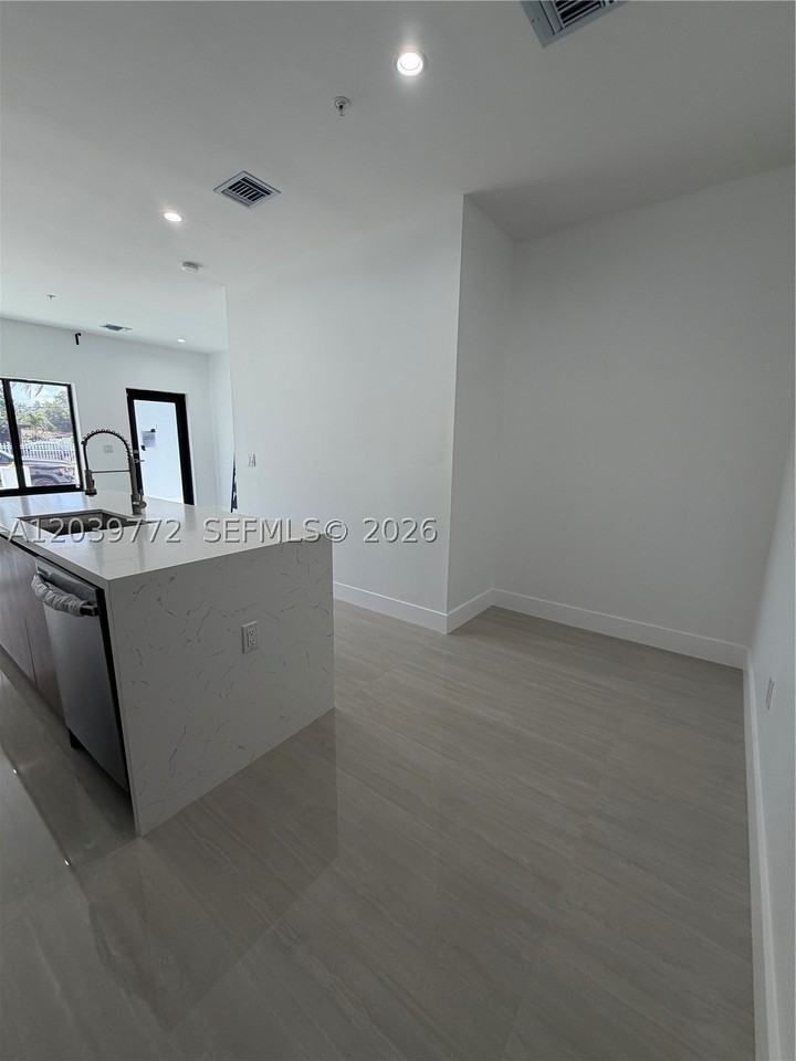9708 Nw 26th Ave - Photo 5 of 17