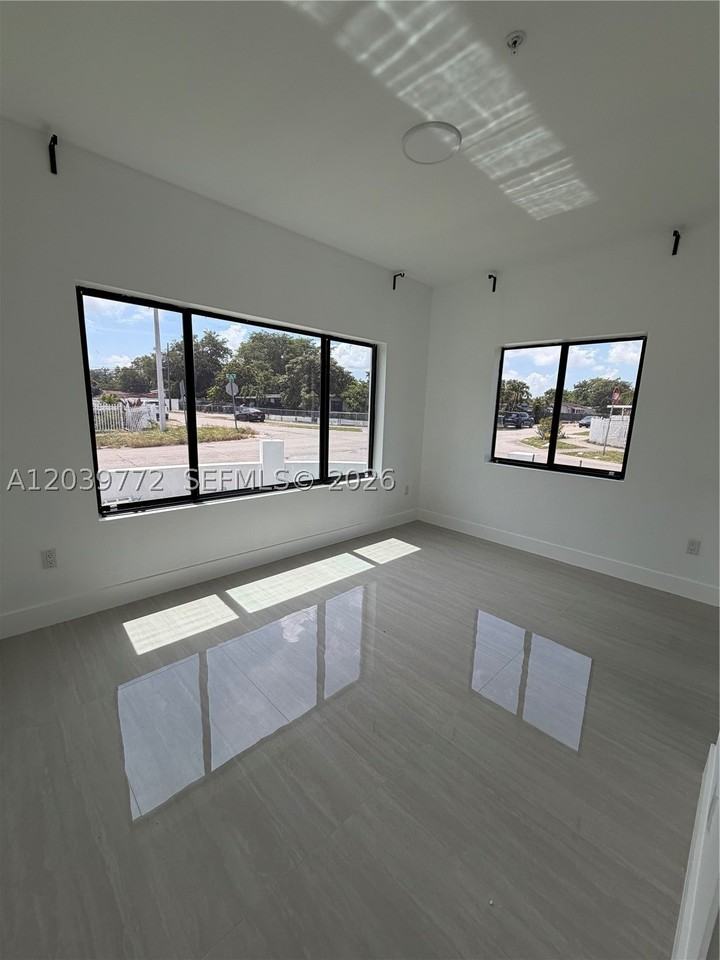 9708 Nw 26th Ave - Photo 6 of 17