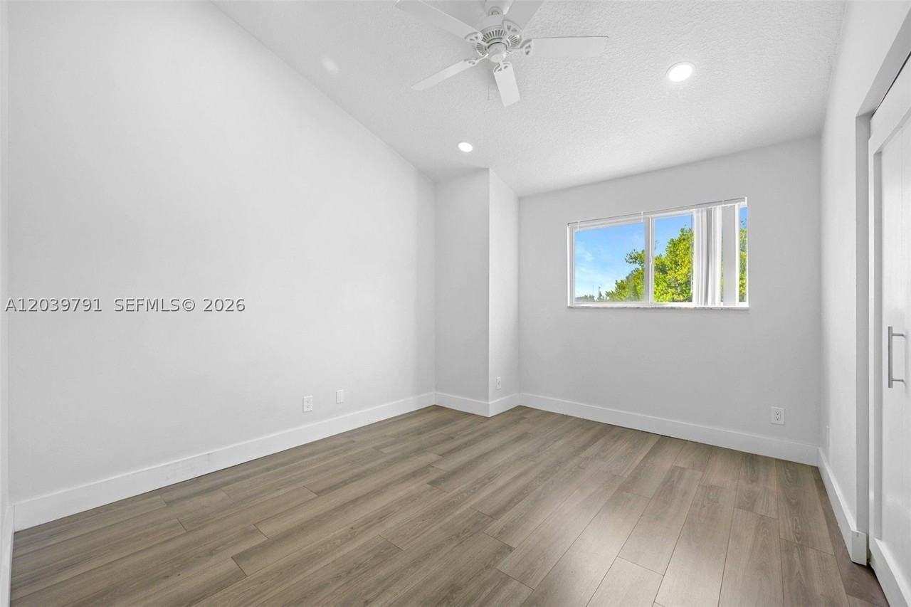 3449 Nw 44th St #108 - Photo 7 of 11