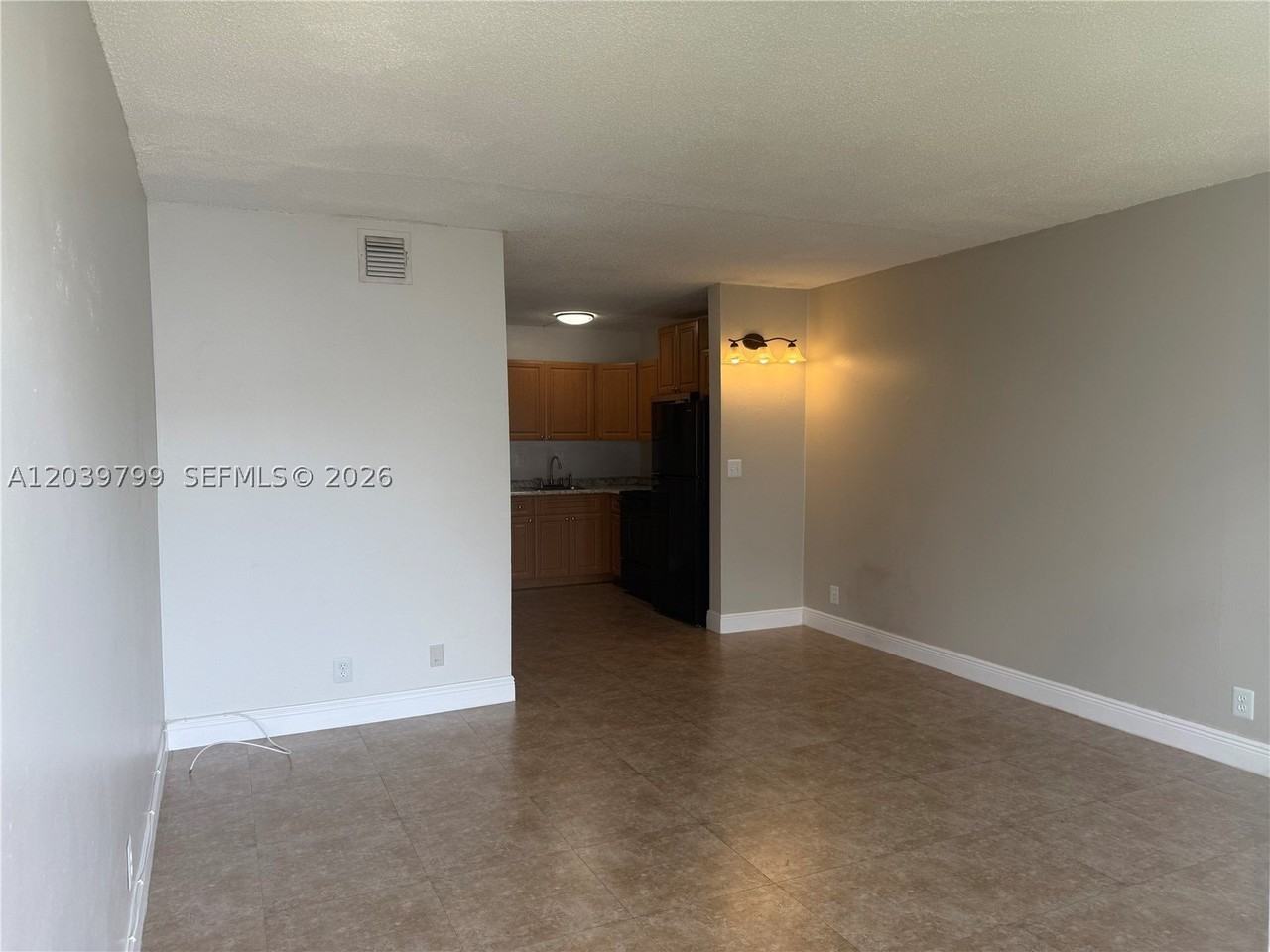 715 Ne 2nd Ave #204 - Photo 5 of 12