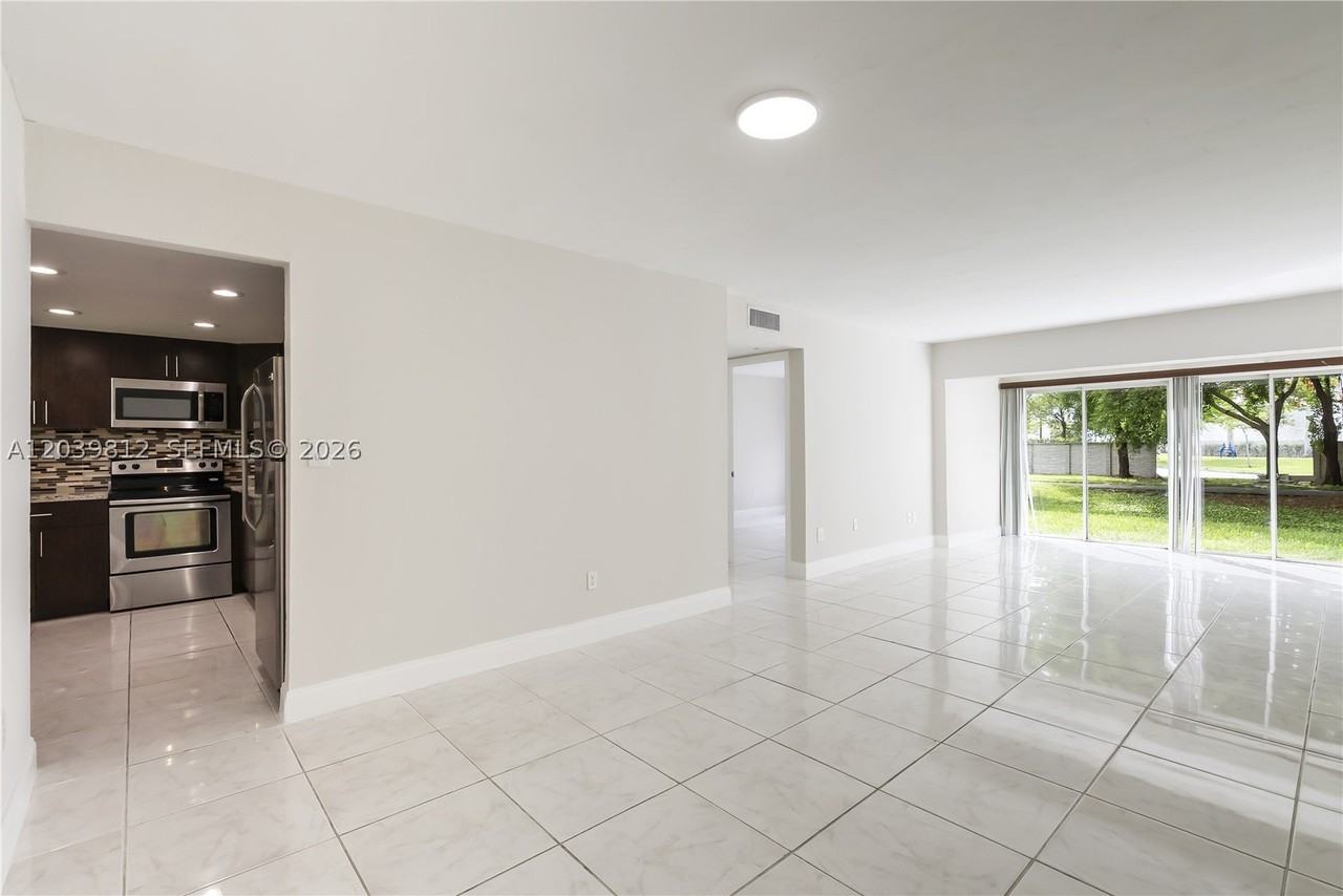 9180 Fontainebleau Blvd #103