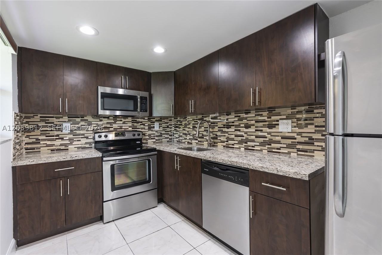 9180 Fontainebleau Blvd #103 - Photo 5 of 17