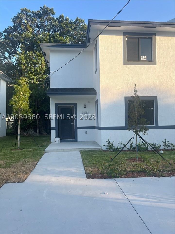 2730 Nw 44th St #3 - Photo 2 of 13