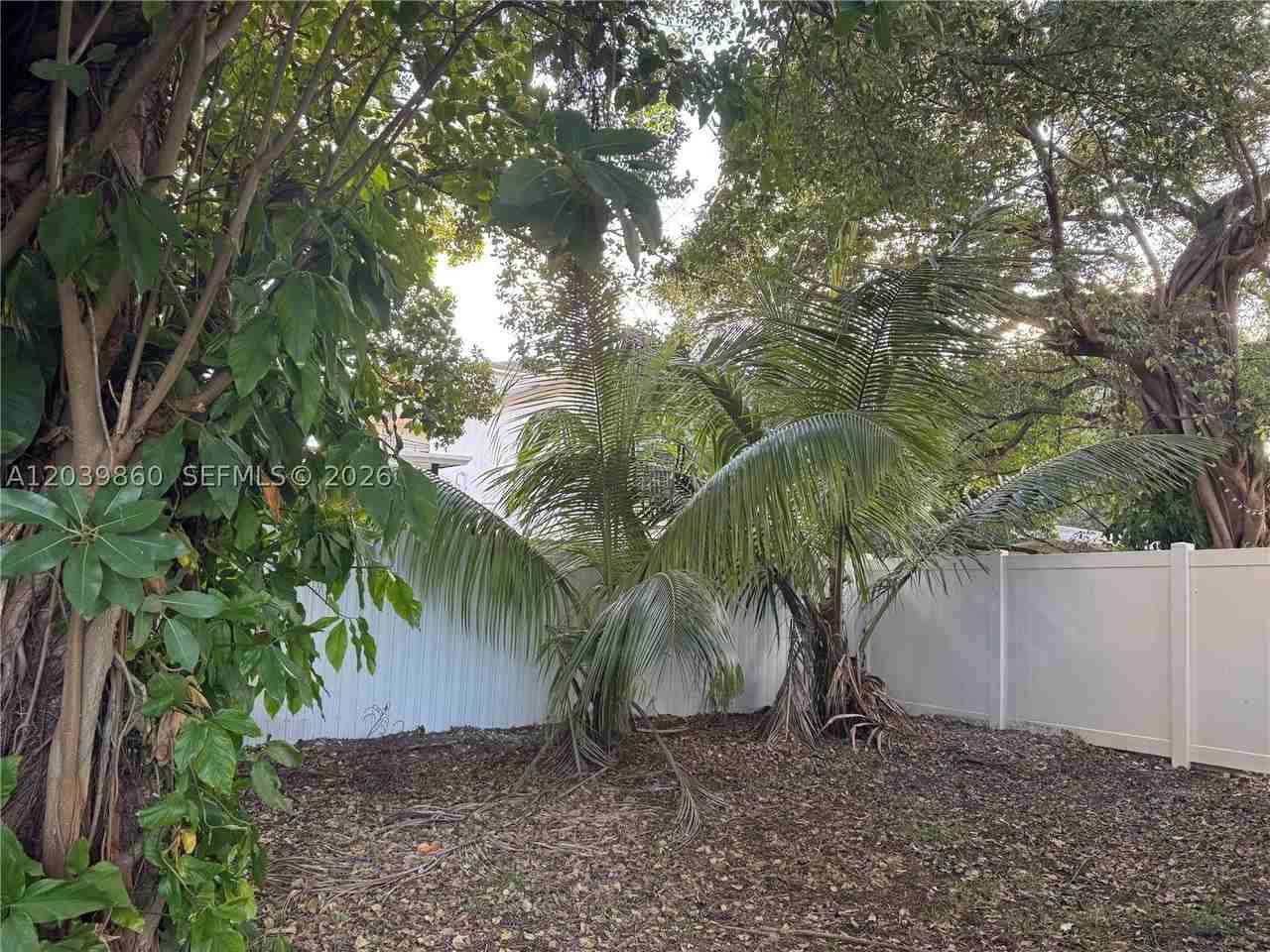 2730 Nw 44th St #3 - Photo 6 of 13