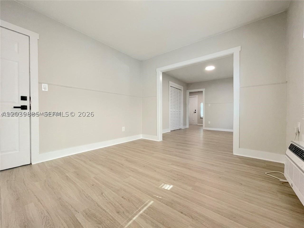 1836 Dewey St #2 - Photo 2 of 12
