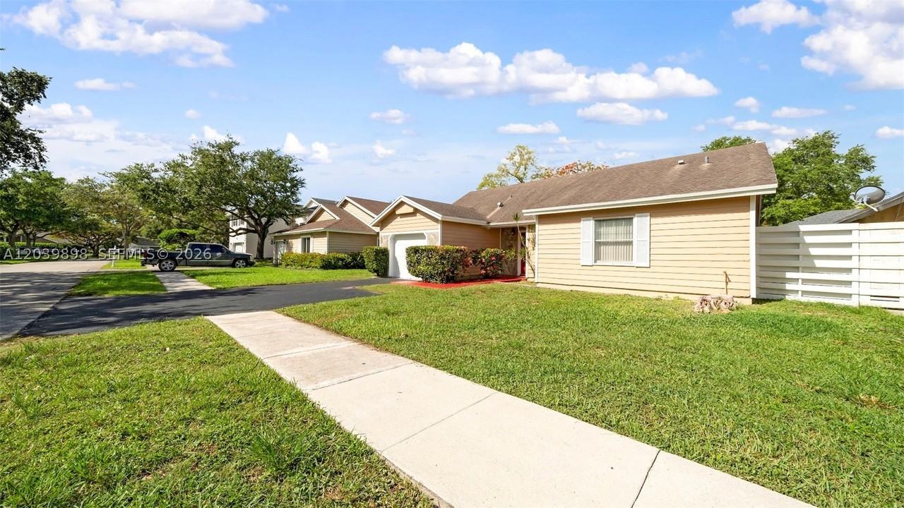 14780 Sw 139th Ct - Photo 5 of 47