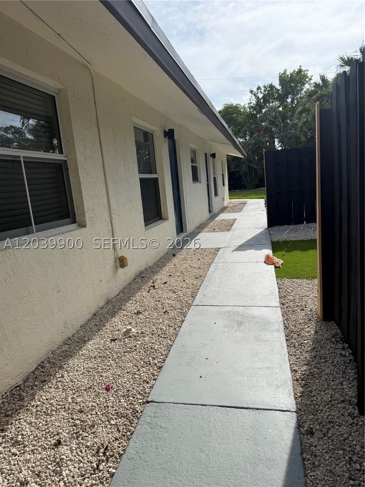 1533 Nw 2nd Ave #1 - Photo 2 of 22