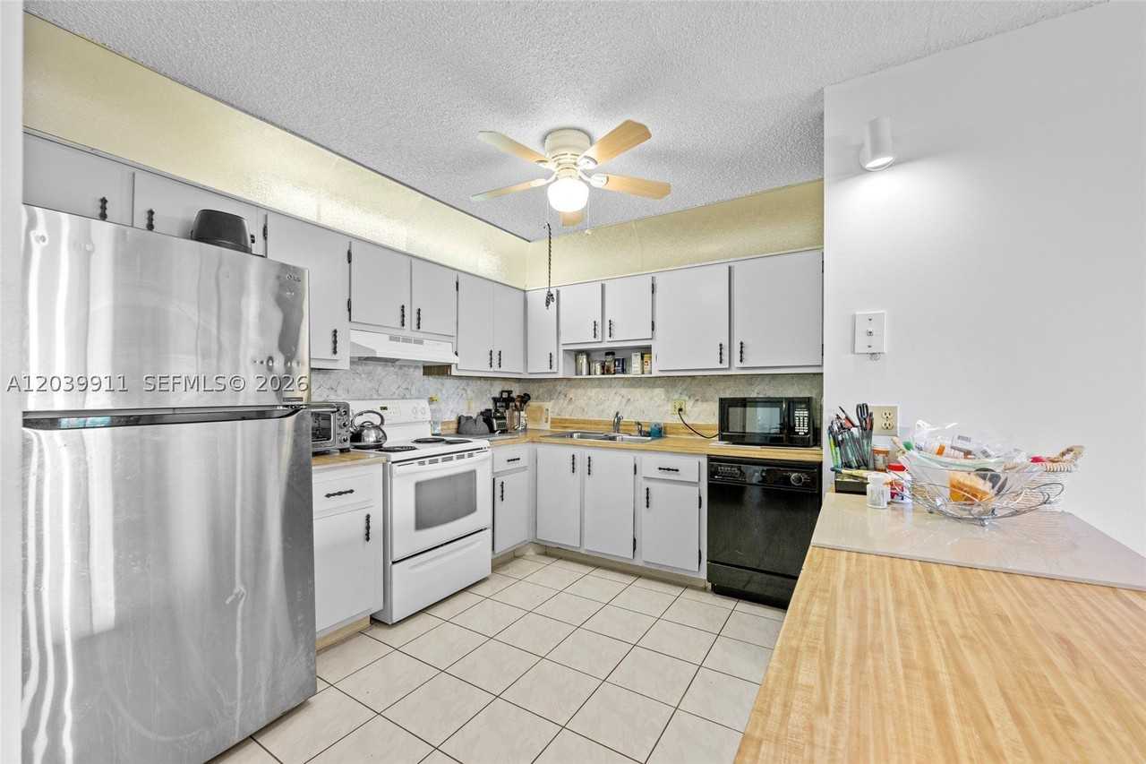 5839 La Pinata Blvd #C2 - Photo 4 of 25