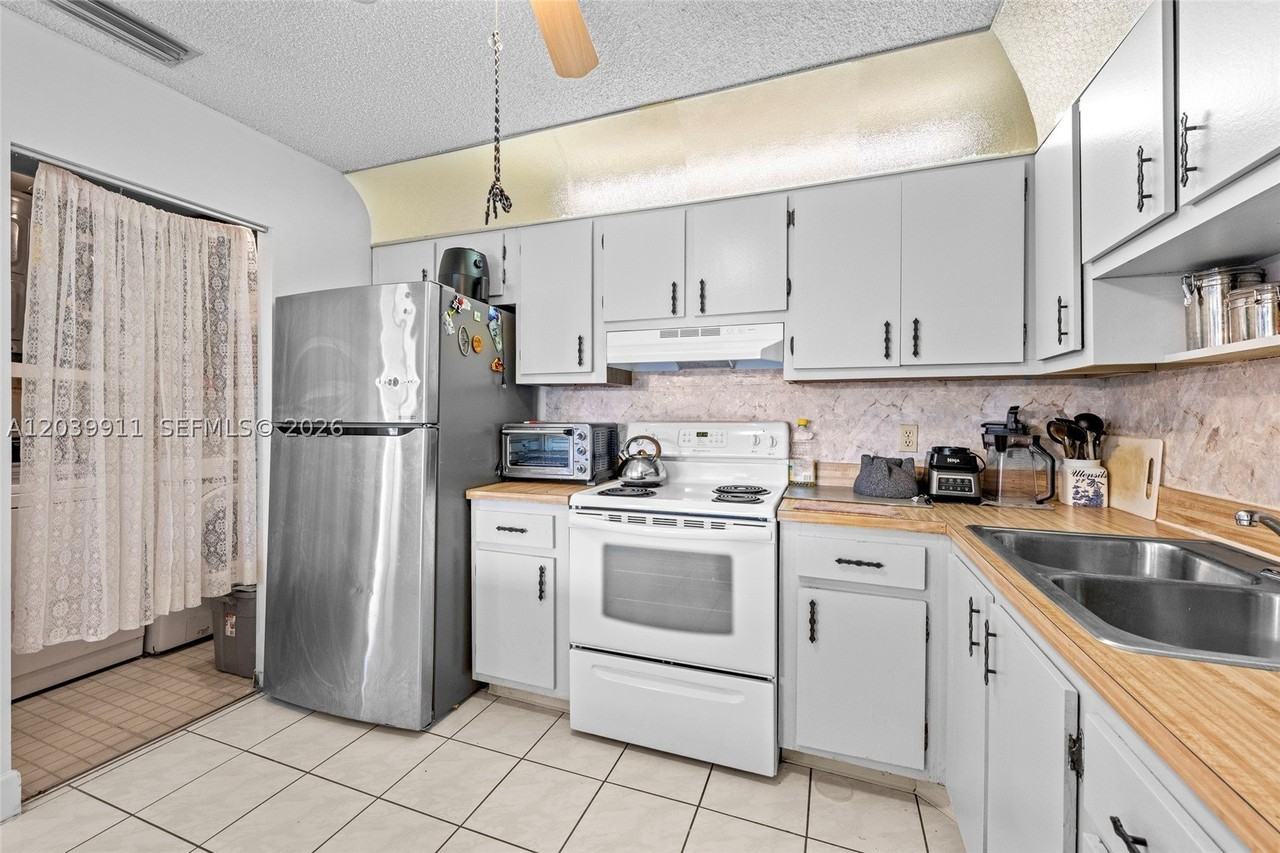 5839 La Pinata Blvd #C2 - Photo 6 of 25