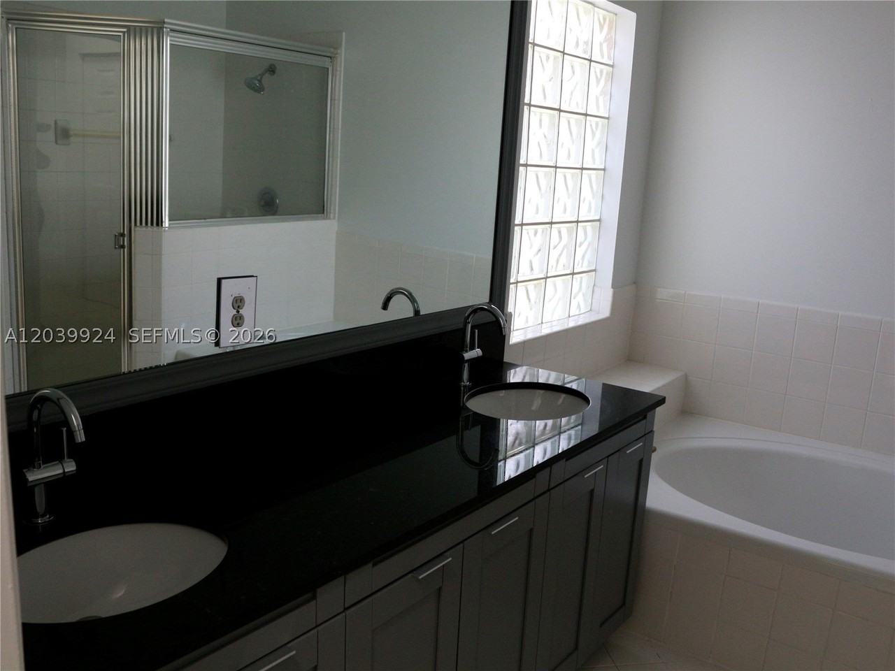 17124 Nw 10th St - Photo 3 of 10