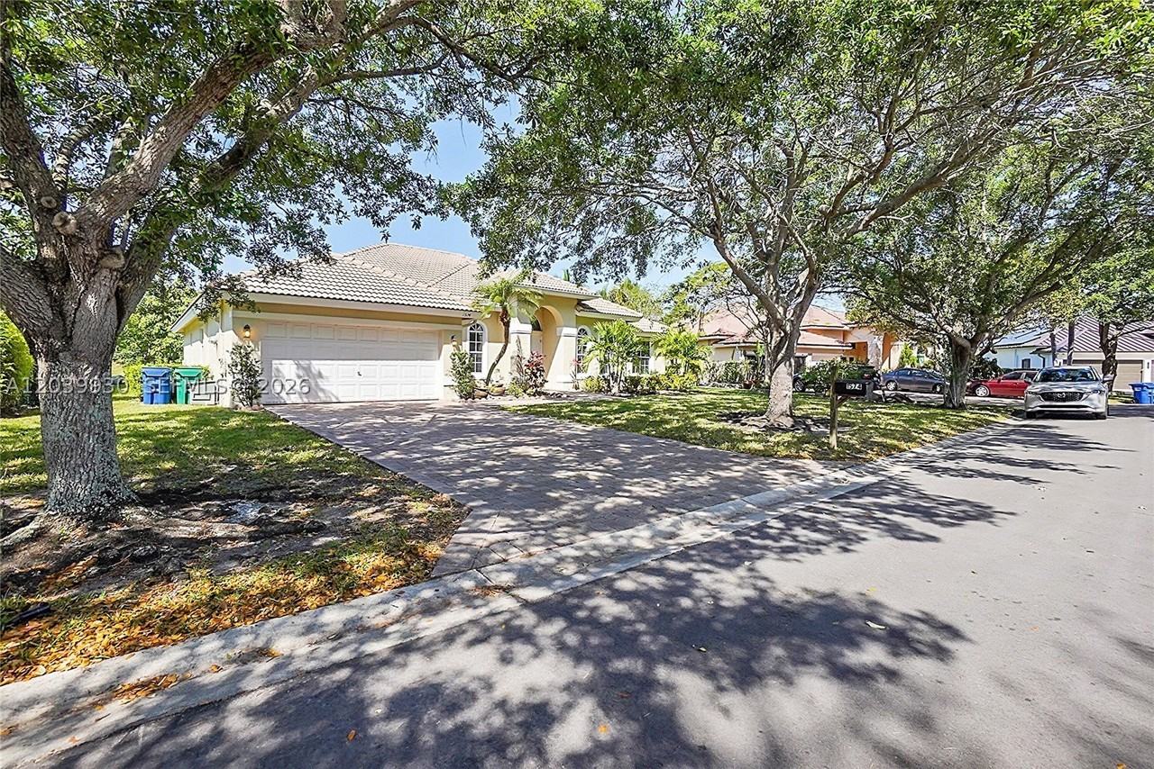 1574 Nw 103rd Ter