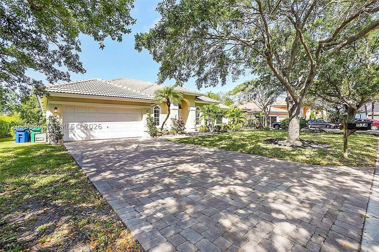 1574 Nw 103rd Ter - Photo 3 of 50