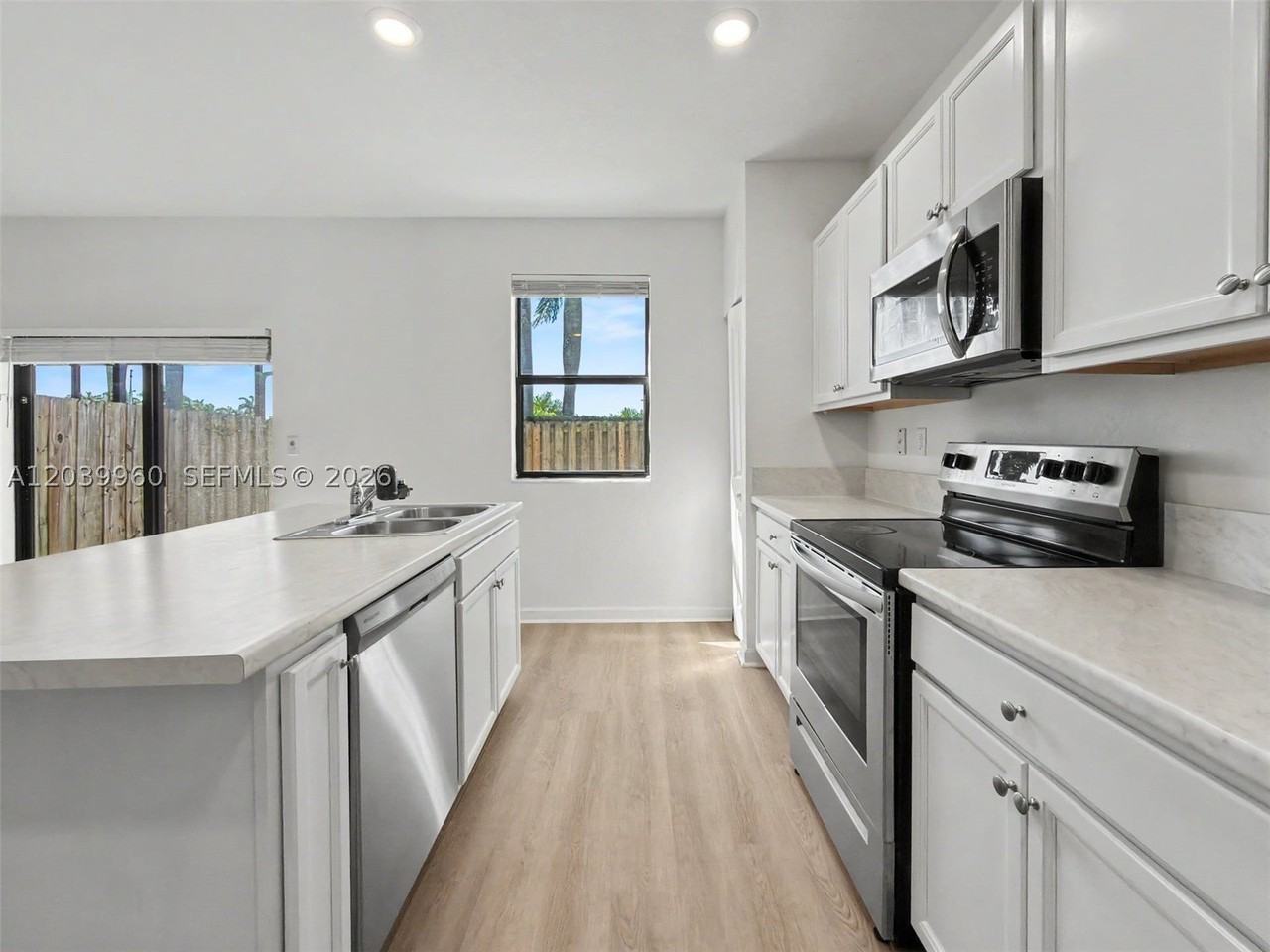 11296 Sw 254th Ter - Photo 4 of 41