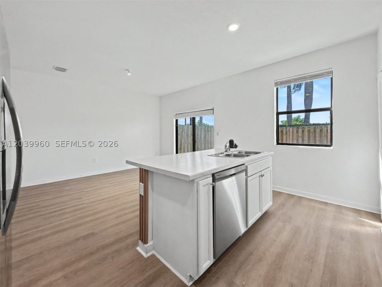 11296 Sw 254th Ter - Photo 5 of 41
