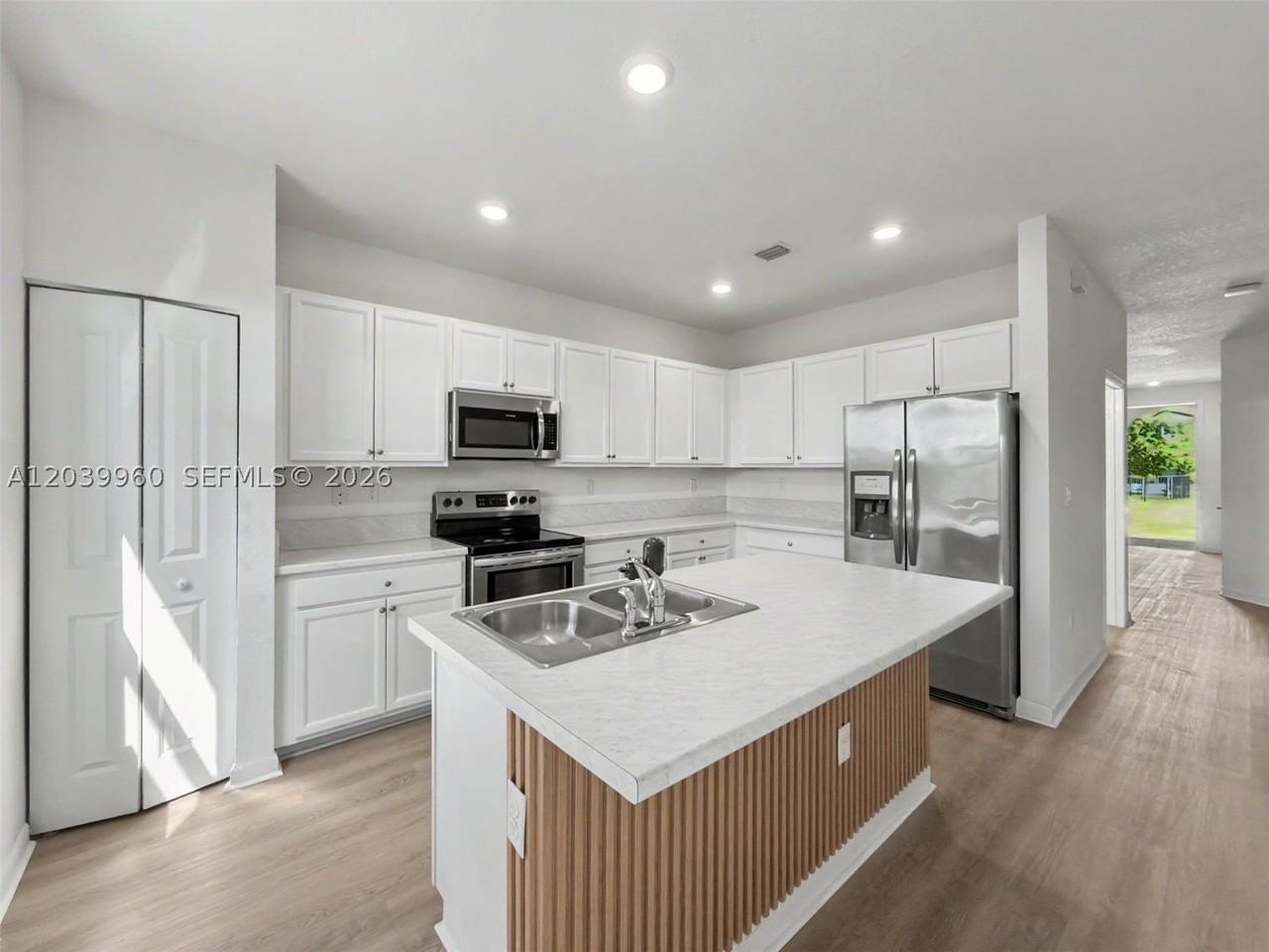 11296 Sw 254th Ter - Photo 6 of 41