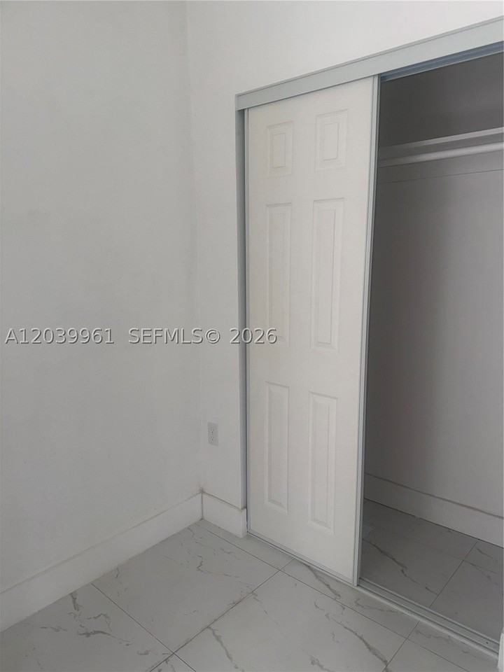 713 Nw 4th St - Photo 7 of 15