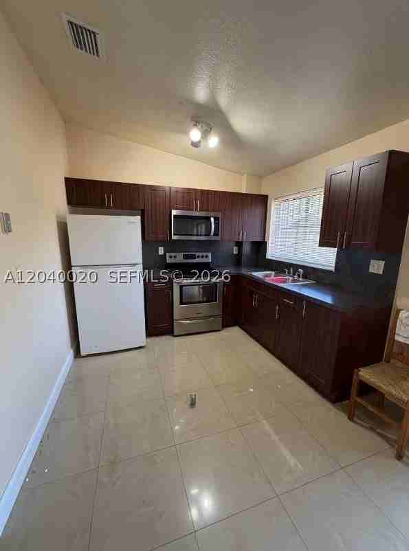 28364 Sw 140th Pl - Photo 7 of 29