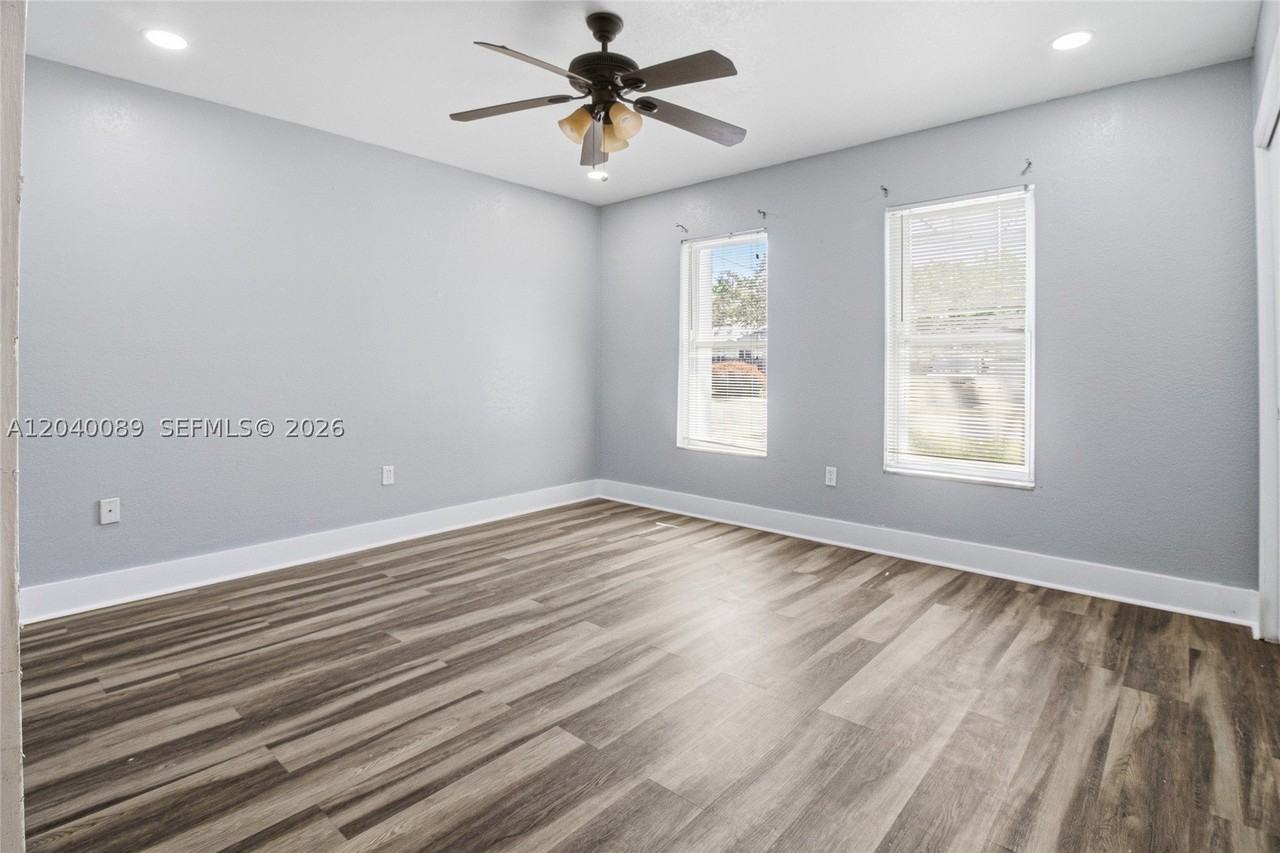 610 Sw 2nd Ave #1 - Photo 6 of 17