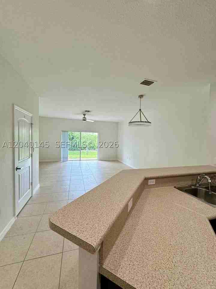 3526 Nw 29th Ct #3526 - Photo 4 of 46
