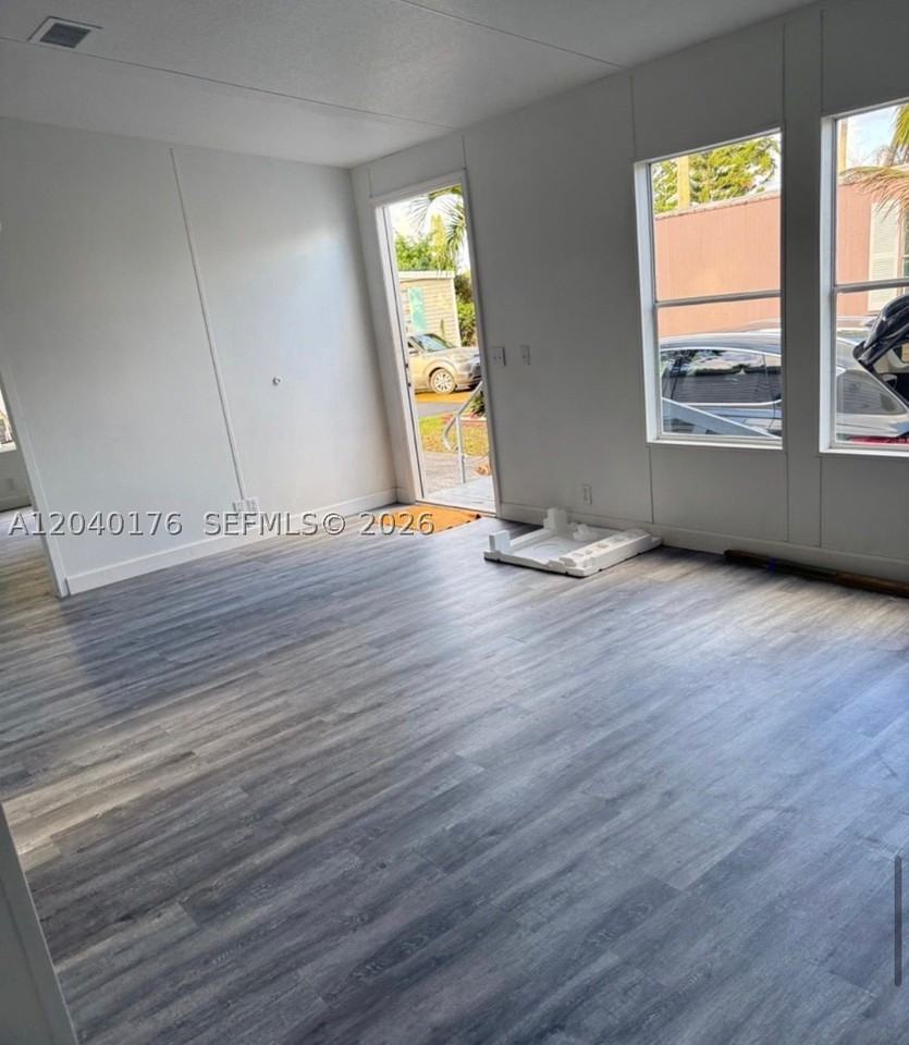 100 Ne 6th Ave #504 - Photo 5 of 6