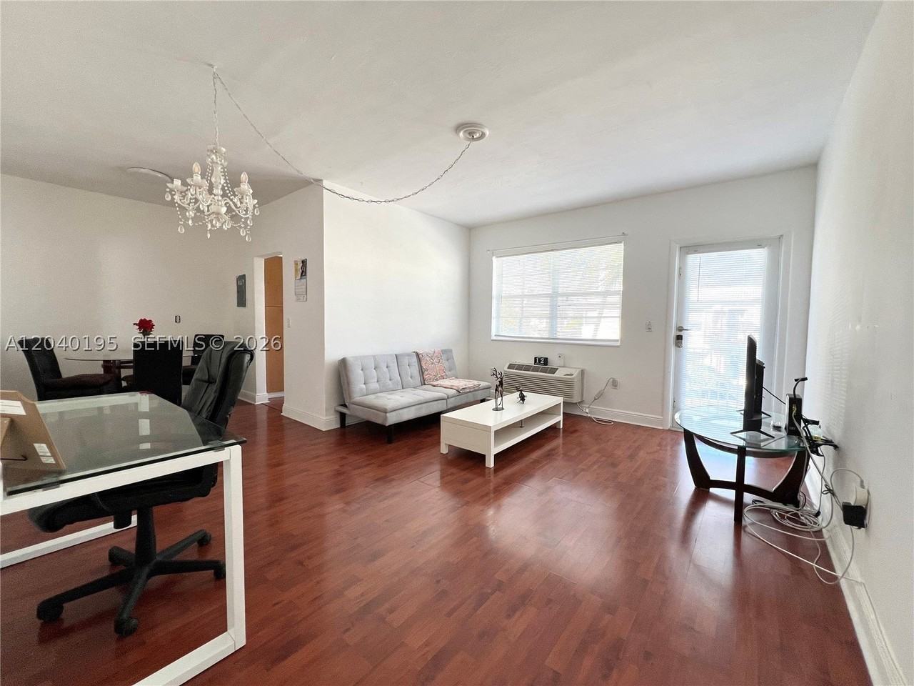 450 77th St #6 - Photo 3 of 16