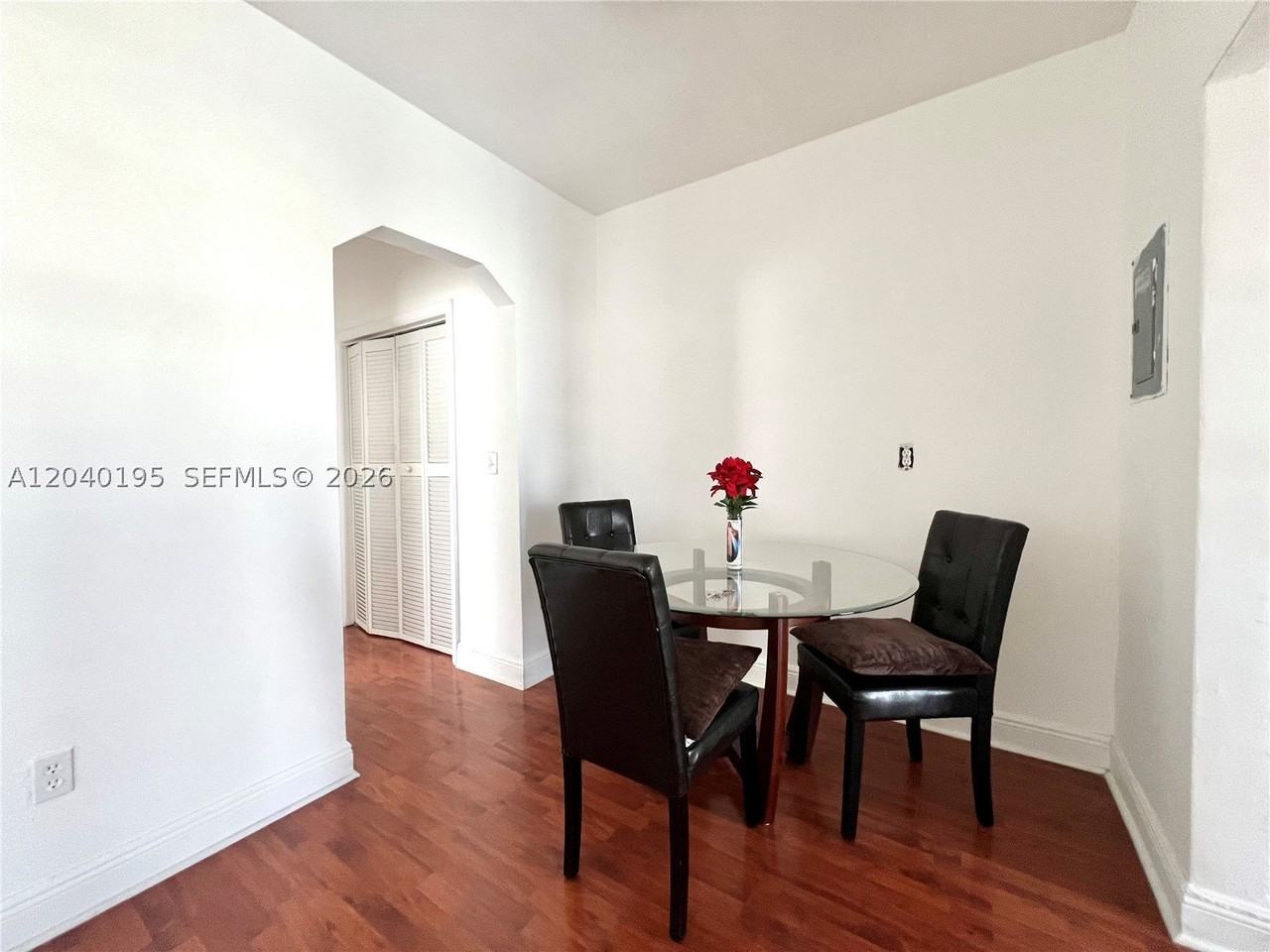 450 77th St #6 - Photo 5 of 16