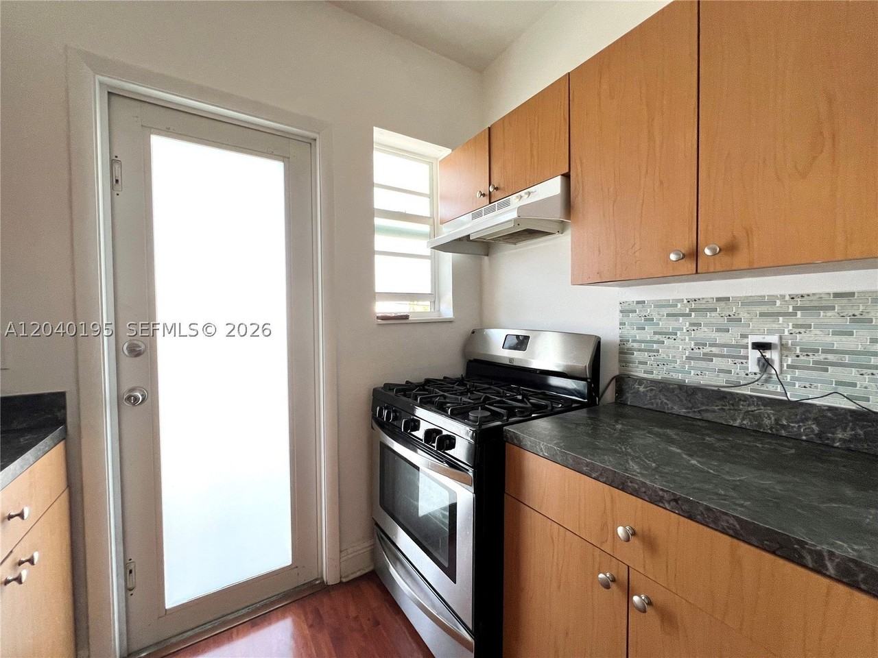 450 77th St #6 - Photo 7 of 16