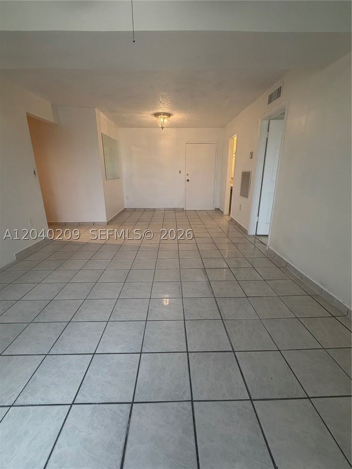 4717 Nw 7th St #803-10 - Photo 5 of 20