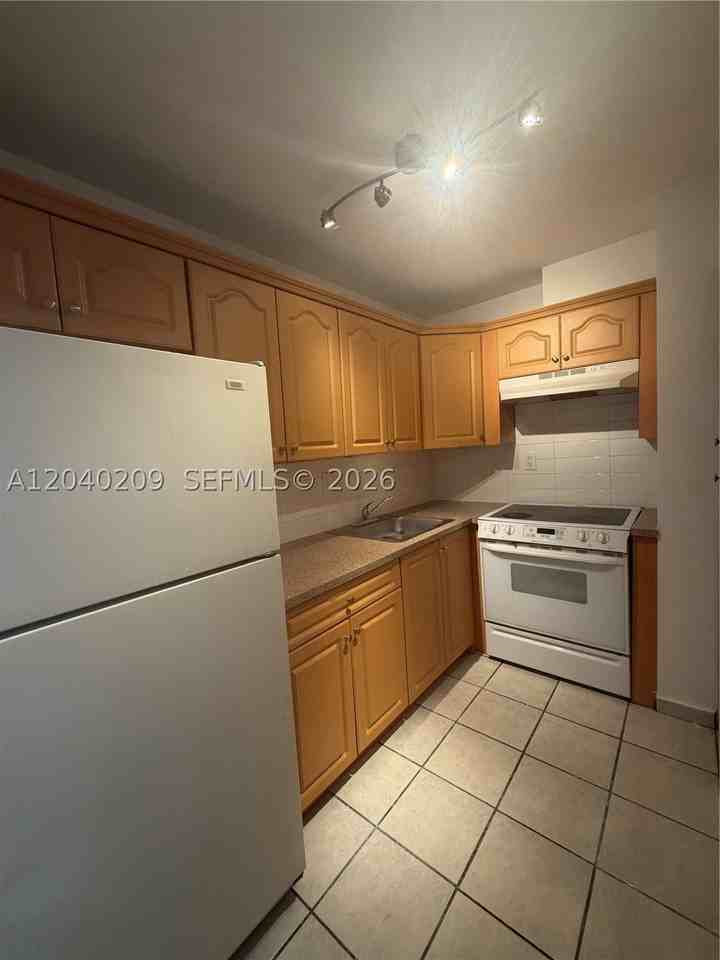 4717 Nw 7th St #803-10 - Photo 7 of 20