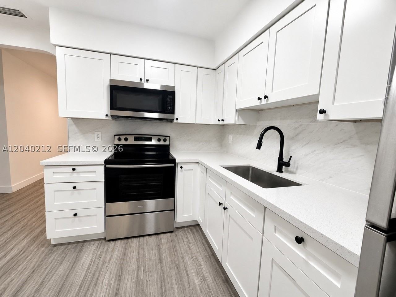730 Nw 5th St #1 - Photo 2 of 12