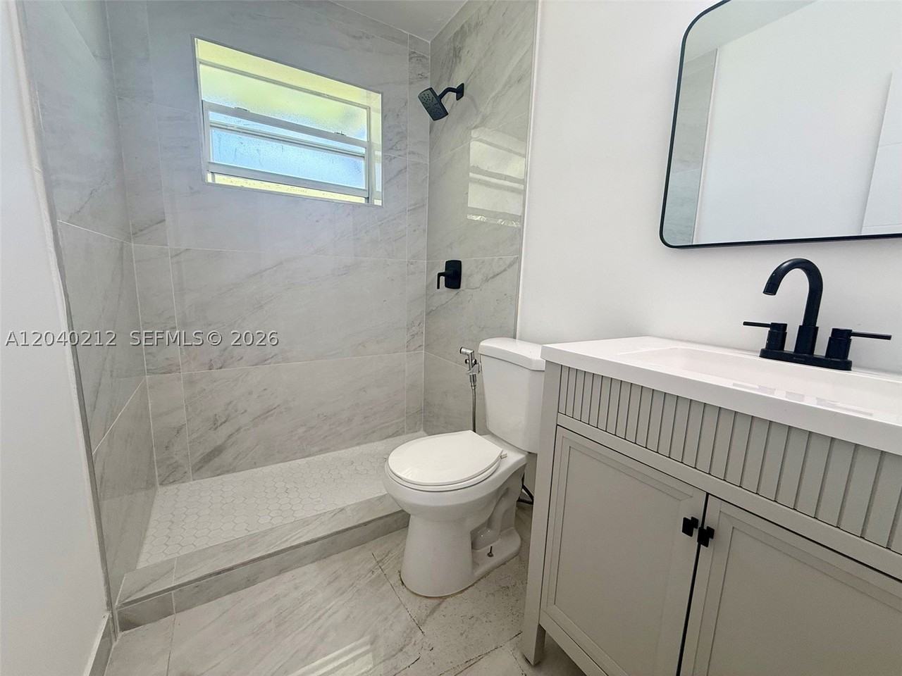 730 Nw 5th St #1 - Photo 7 of 12