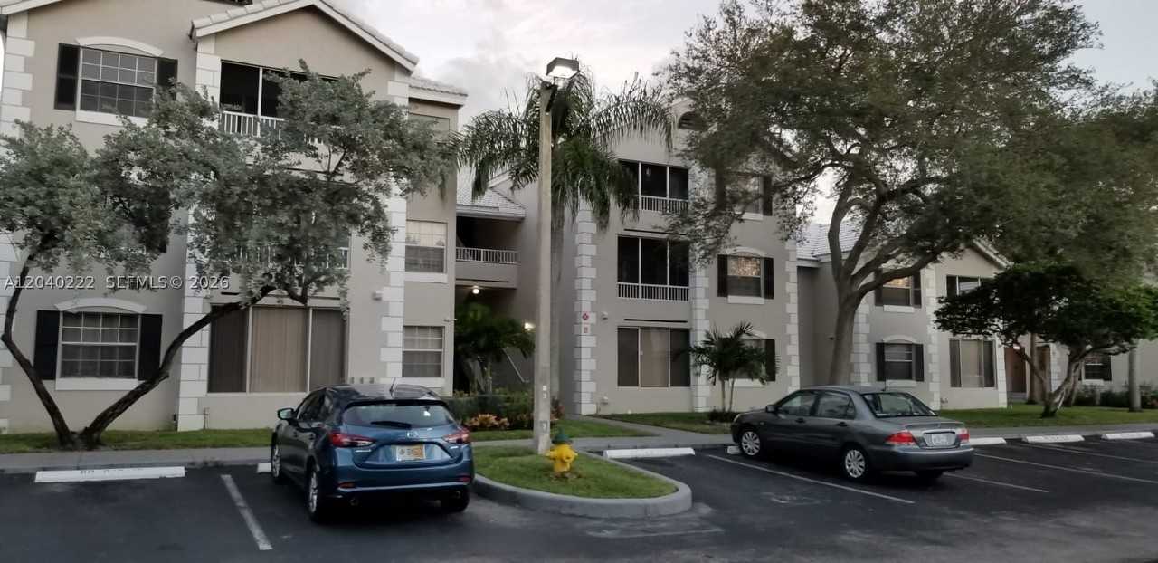 2811 N Oakland Forest Dr #105