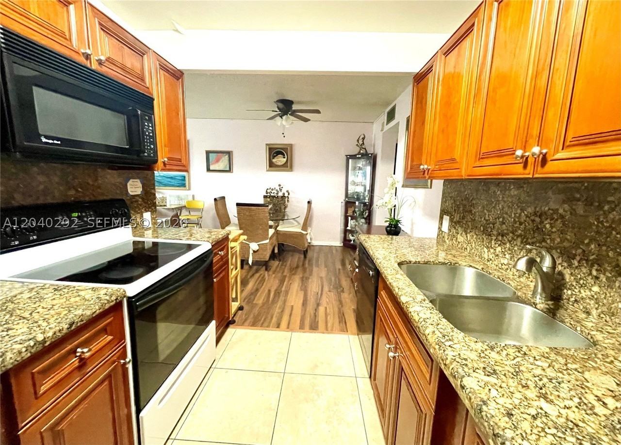 4031 Harwood D #4031 - Photo 5 of 25