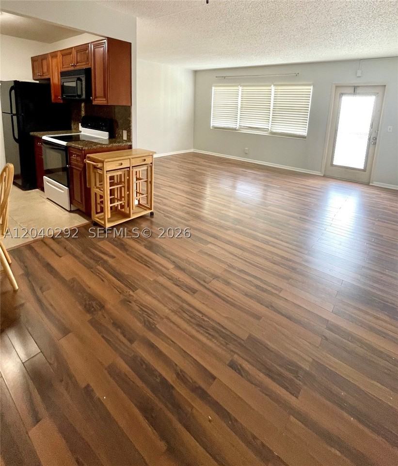 4031 Harwood D #4031 - Photo 6 of 25