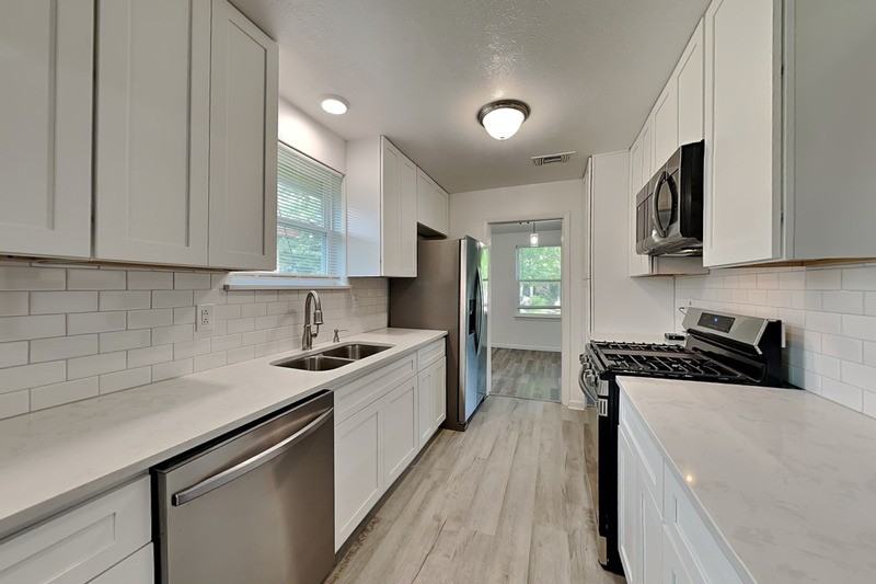 7624 Oak Garden Trl - Photo 5 of 19