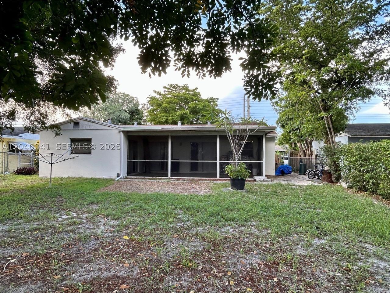 7262 Sw 1st St - Photo 3 of 6