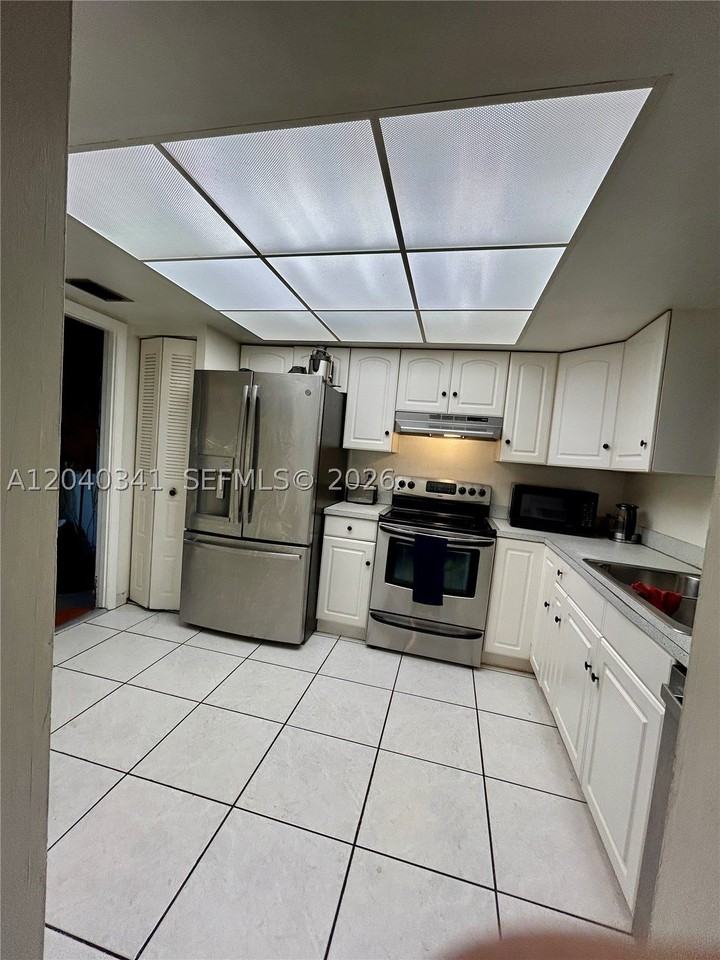7262 Sw 1st St - Photo 4 of 6
