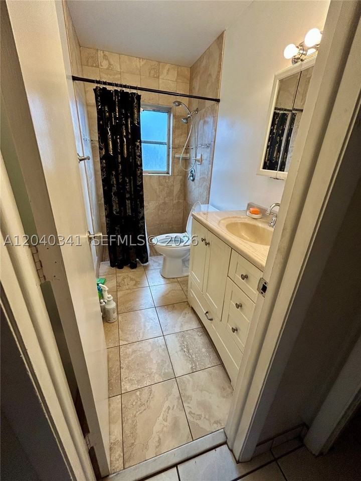 7262 Sw 1st St - Photo 5 of 6