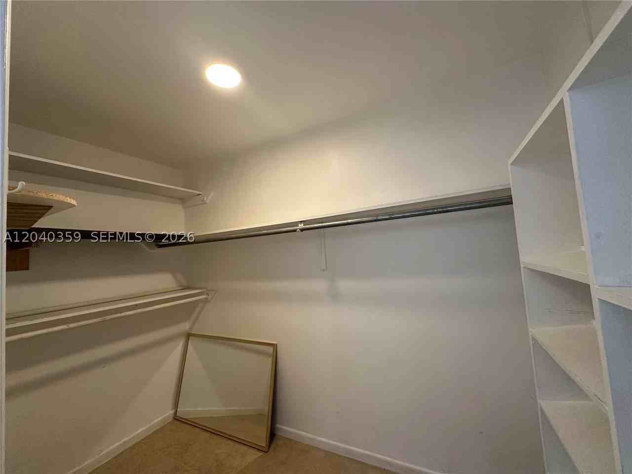 819 Ne 8th St #2 - Photo 3 of 9