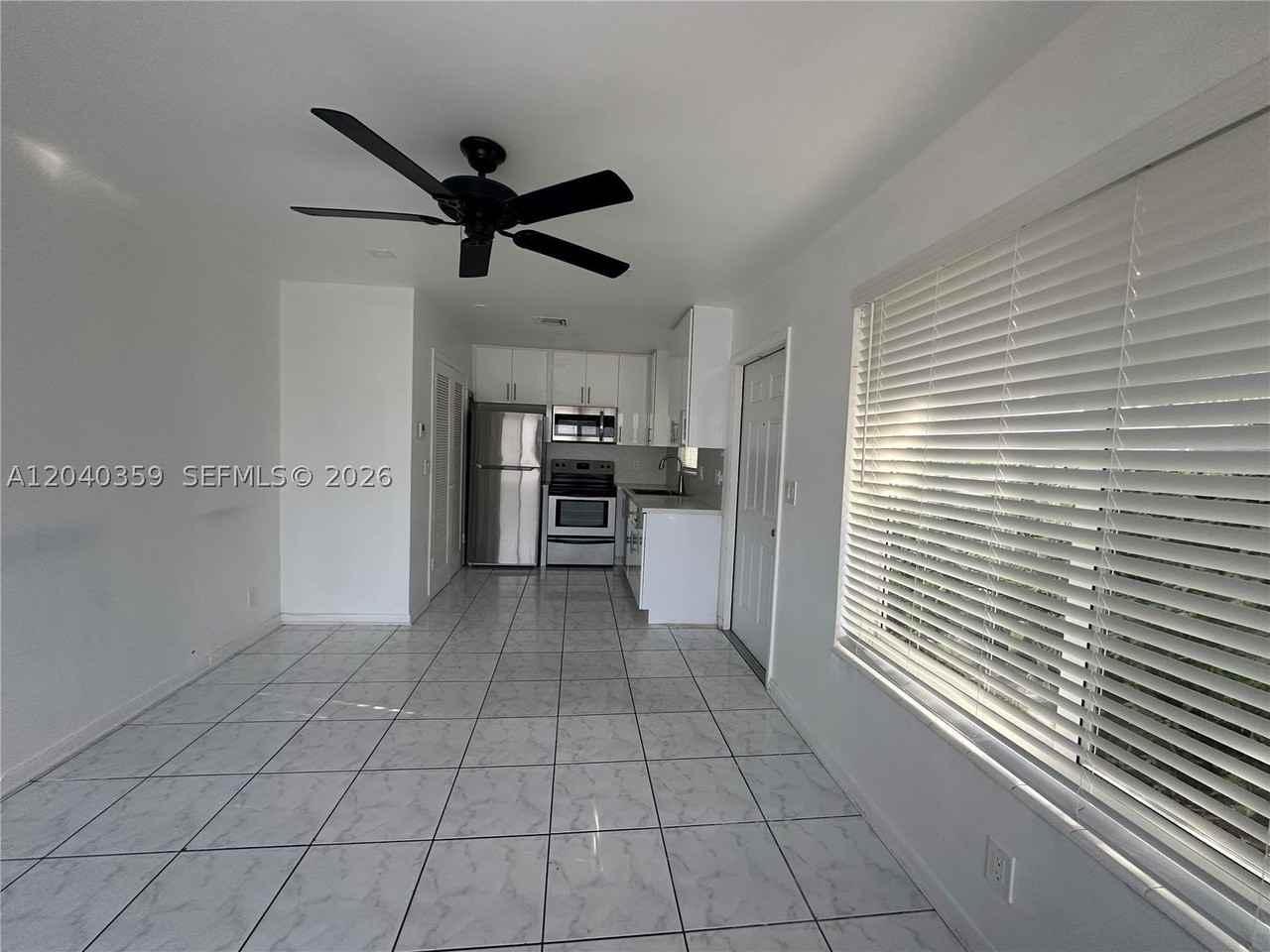 819 Ne 8th St #2 - Photo 7 of 9
