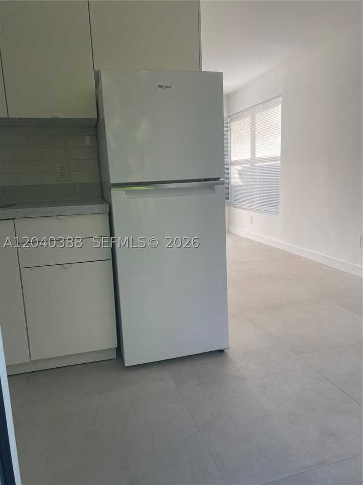 2011 Ne 167th St #9 - Photo 5 of 23