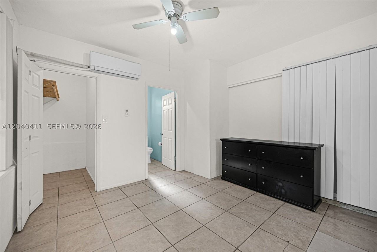 5069 Nw 41st Ct - Photo 3 of 6