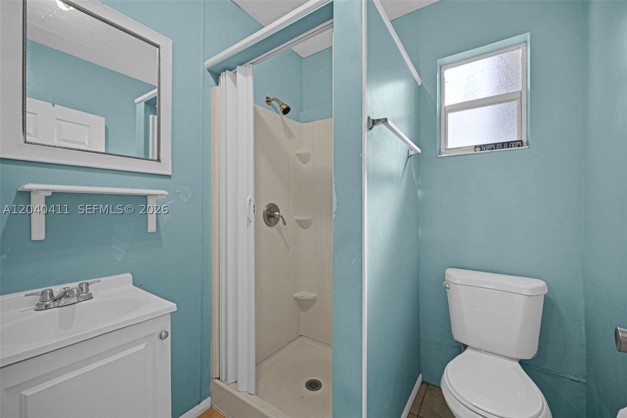 5069 Nw 41st Ct - Photo 4 of 6
